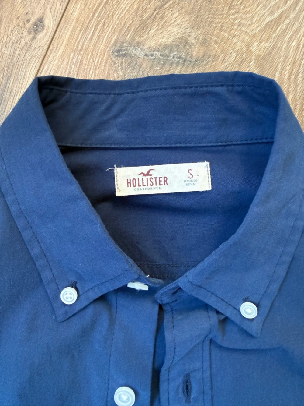 Hollister Navy Cotton Short Sleeve Button Down - Picture 2 of 3
